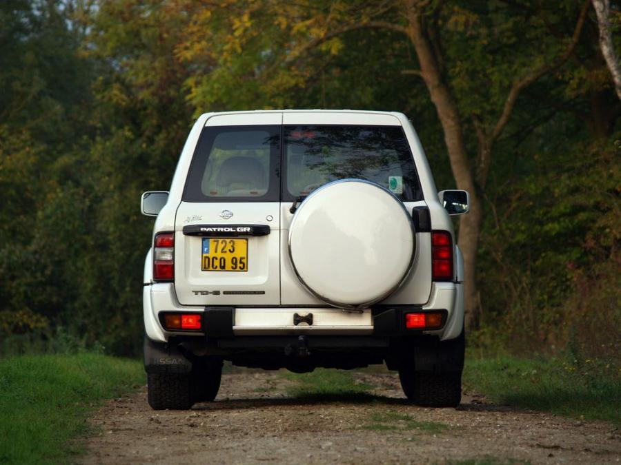  Nissan Patrol GR 3-Door 1997 года  (фото 5 из 17)